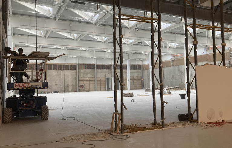Demolition of the picture rails