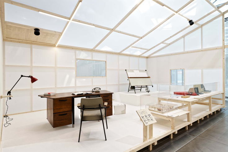 Vue de l'exposition, "le bureau"