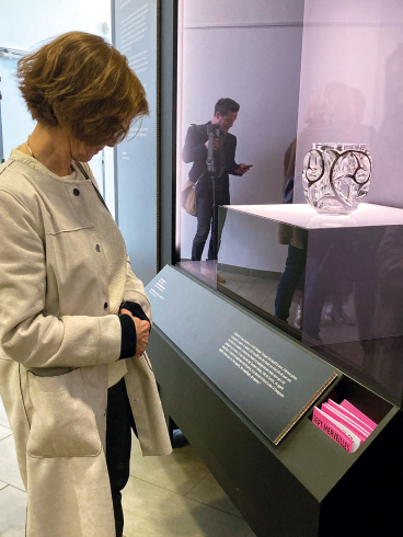 Vue de l'œuvre de Suzanne Haviland-Lalique et René Lalique "Vase Tourbillons", 1926, Vase Tourbillons » au pôle culturel Opsis à Roche-la-Molière