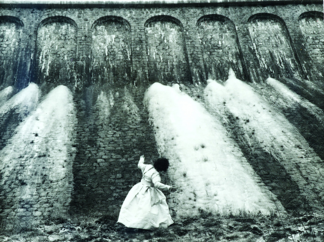 Autoportrait en robe de prêtre