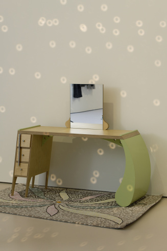 Marc Camille Chaimowicz, « Coiffeuse (undressed) », 2008 ; « Carpet N°8 », 2008
