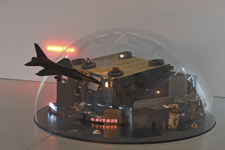Anne et Patrick Poirier, "Danger zone", 2001