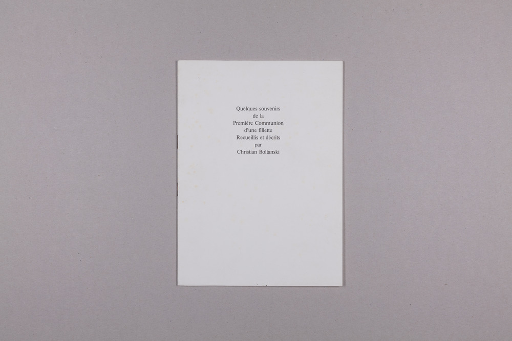Quelques souvenirs de la Première Communion d'une fillette
