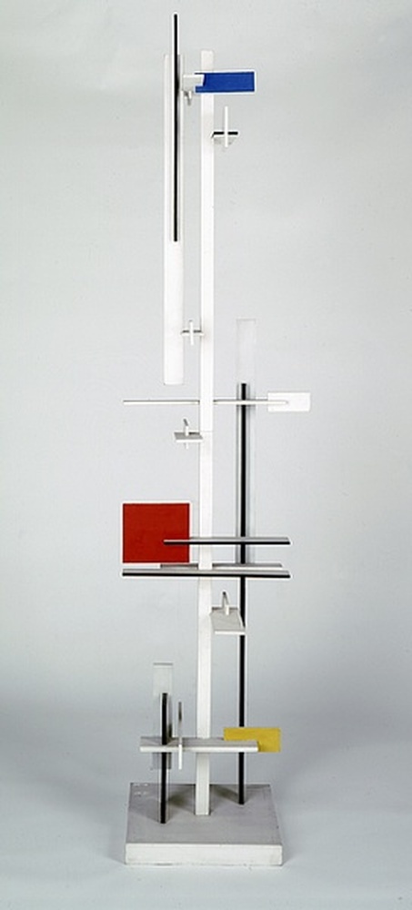 Construction plastique spatio-temporelle émanant de deux pentagones perpendiculaires