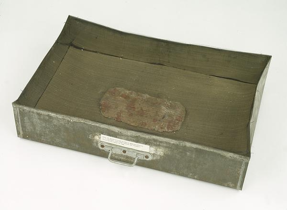 Essai de reconstitution en pâte à modeler effectué le 10 décembre 1970 d'une trousse que possédait Christian Boltanski en 1949