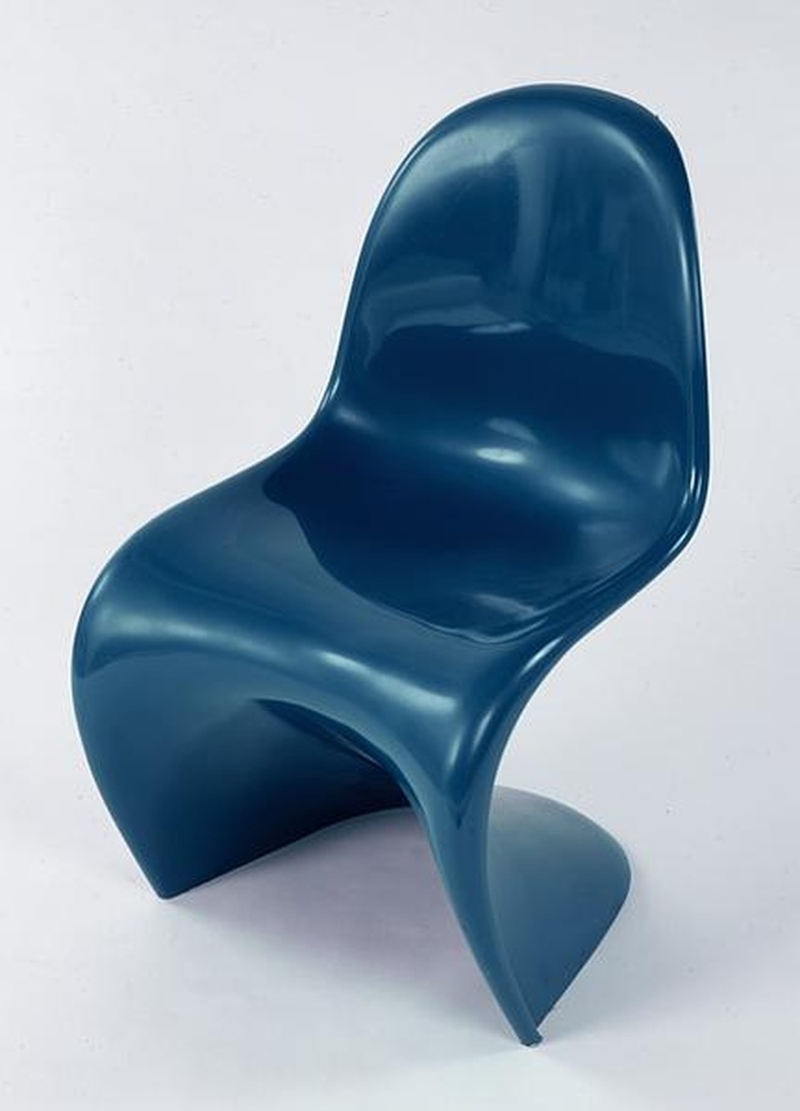 Chaise empilable Cantilever