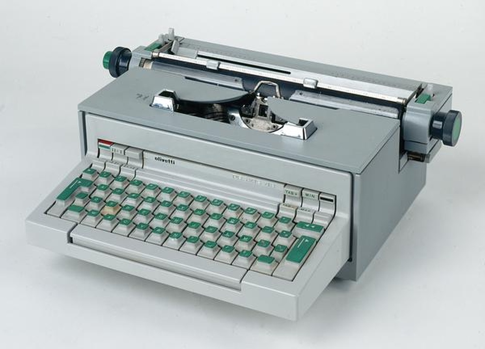Machine à écrire Praxis 48