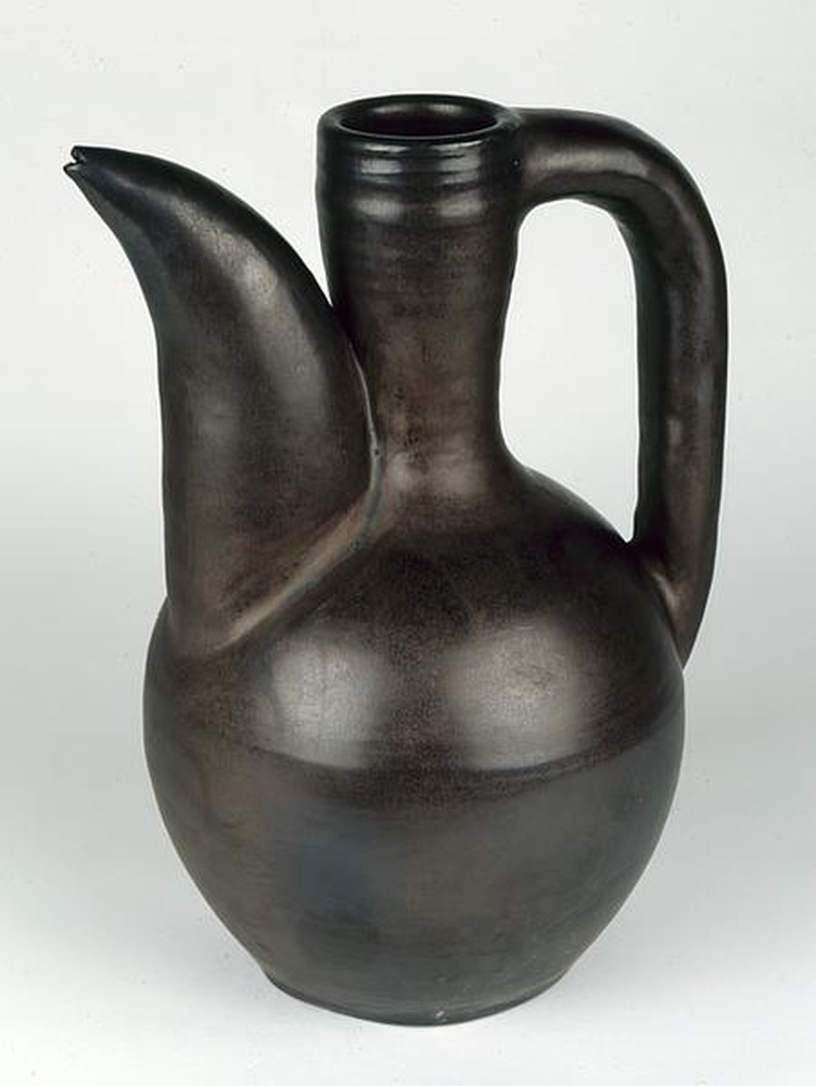 Cruche noir cuivré