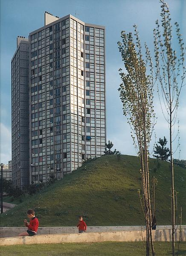 Firminy-vert : la tour Sive (André Sive), façade nord-est