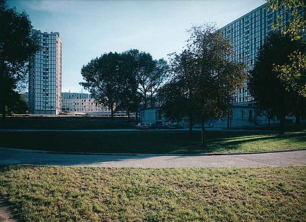 Firminy-vert : la tour Sive (André Sive), façade nord et le Grand H