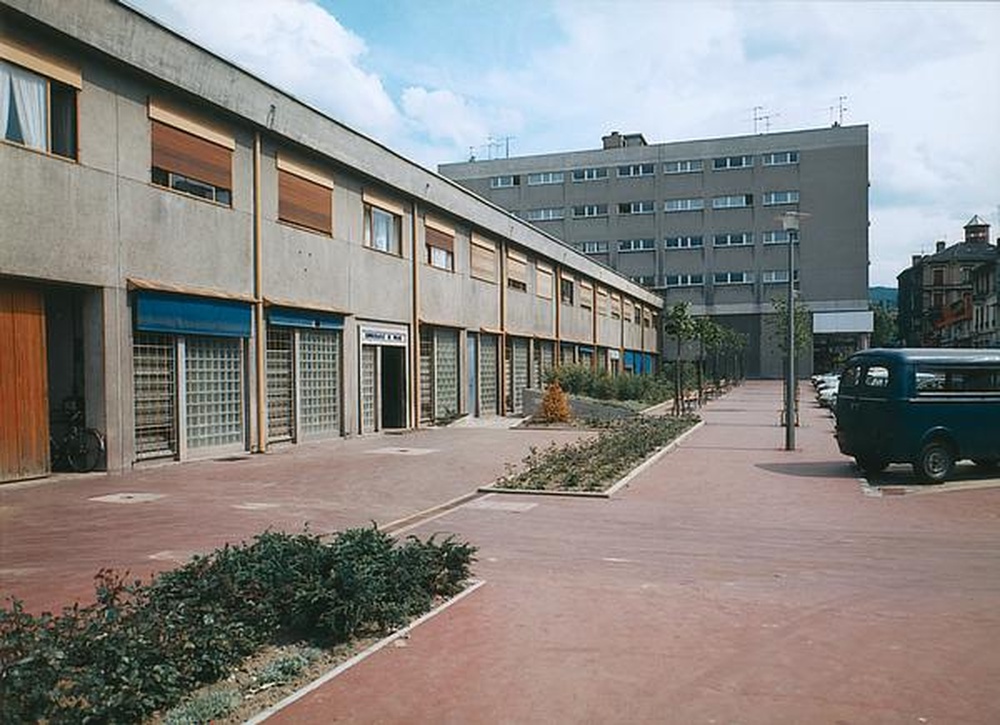 Firminy : centre administratif, côté rue de la gare