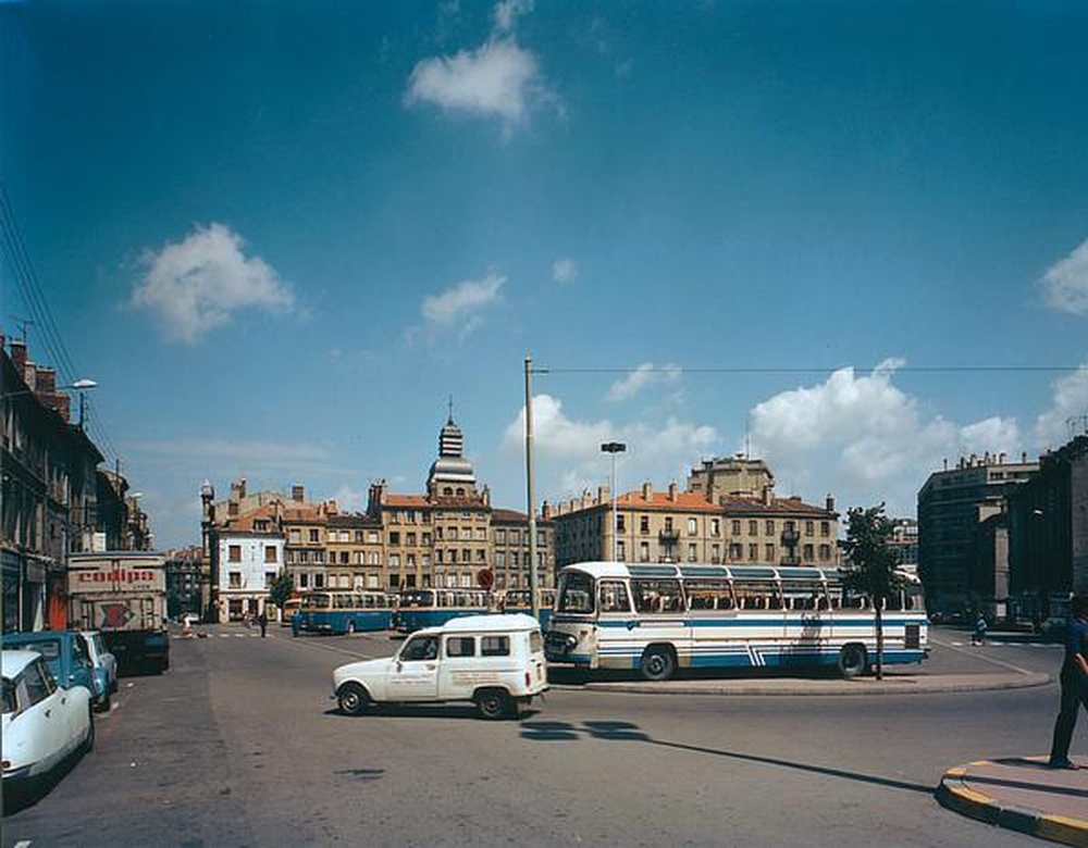 Saint-Etienne : centre ville, Place Chavanelle