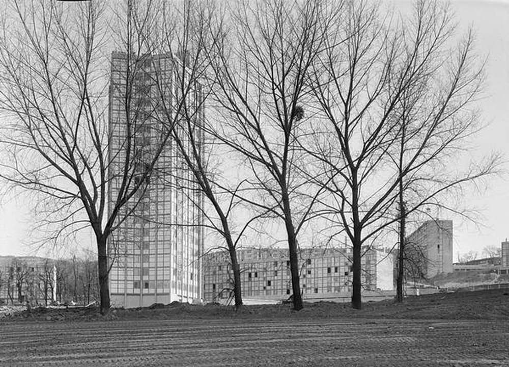 Firminy-vert : la tour Sive (André Sive), vue d'ensemble