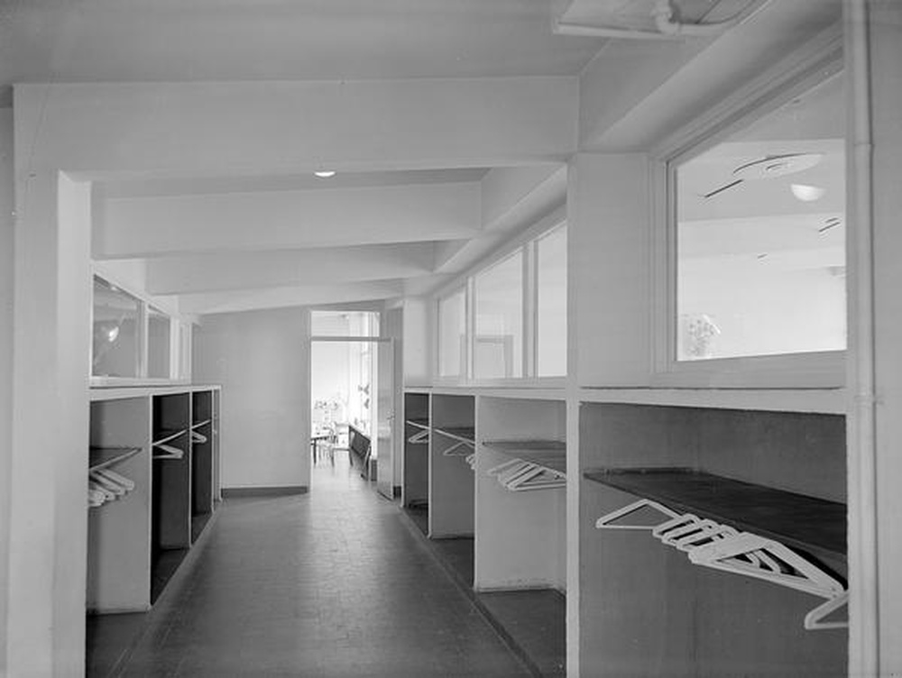 Firminy-vert : école du stade (Marcel Roux), vestiaire