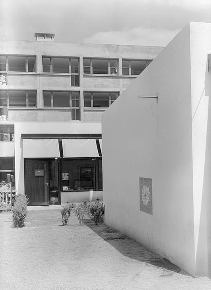 Firminy : école maternelle du Parc, vue extérieure partielle