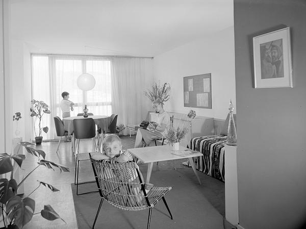 Firminy-vert : le Grand H, appartement témoin, salle de vie orientée à l'ouest
