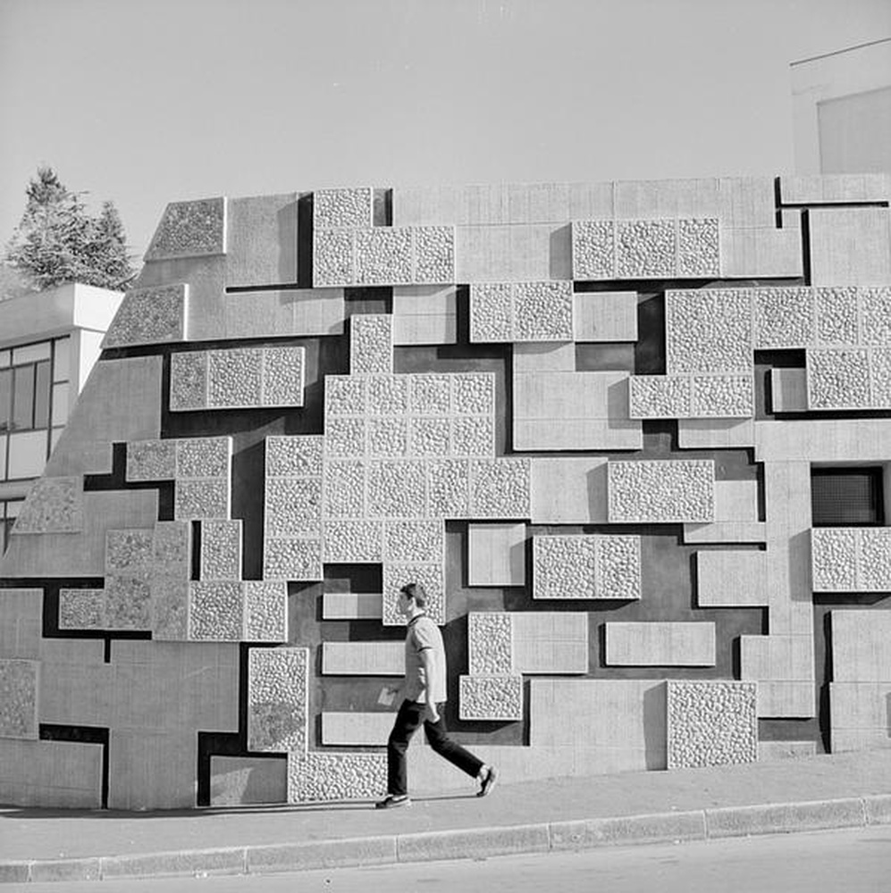 Firminy-vert : centre social (Charles Delfante), mur d'enceinte