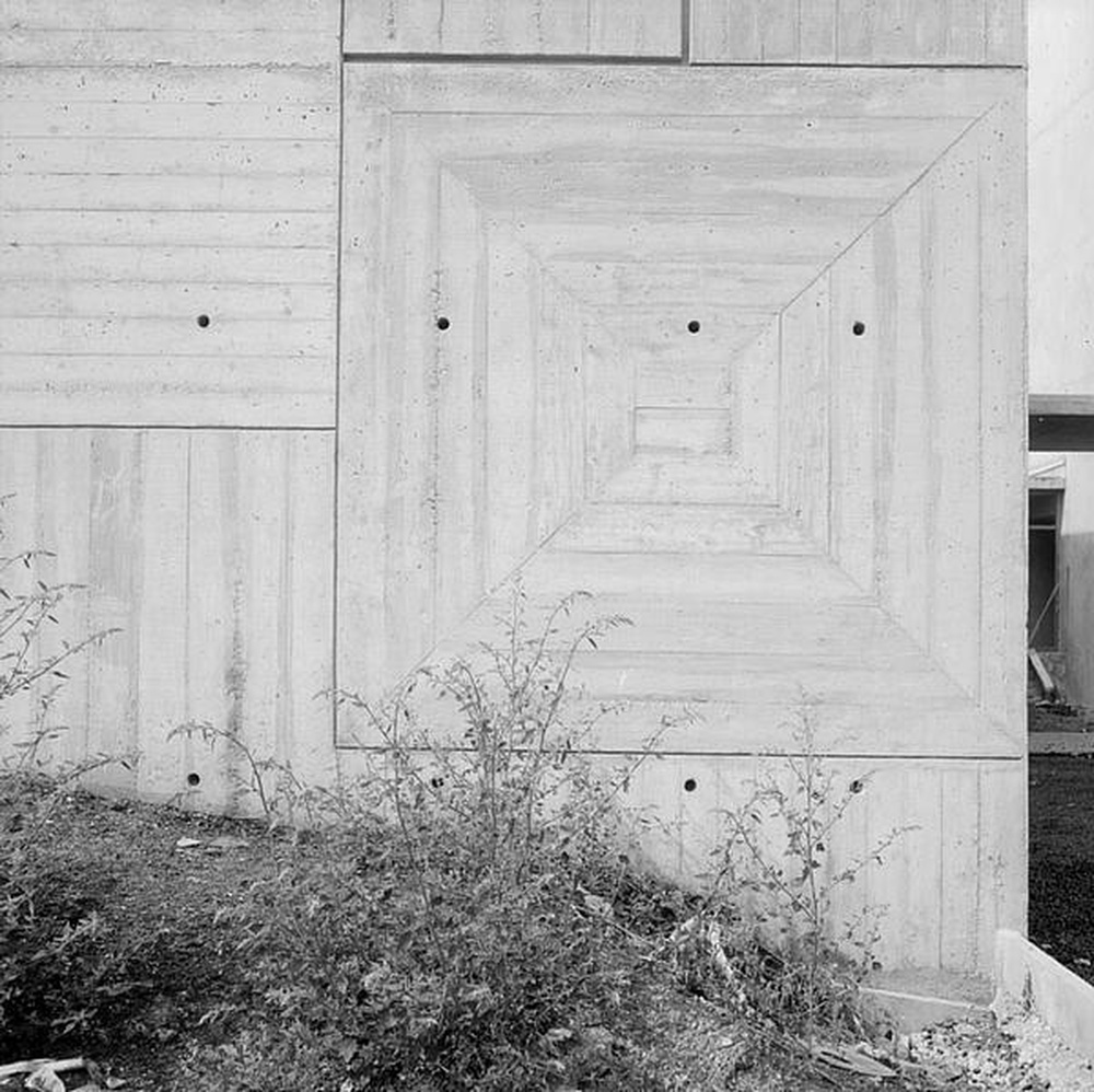 Firminy : collège, détail façade (Alfred Ferraz,Lucien Seignol)