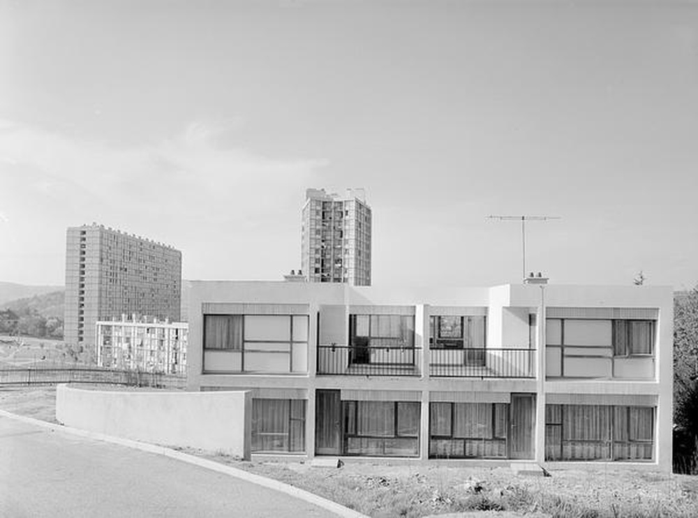 Firminy-vert : école primaire des Noyers (Marcel Roux, André Sive), appartements de fonction, façade sud