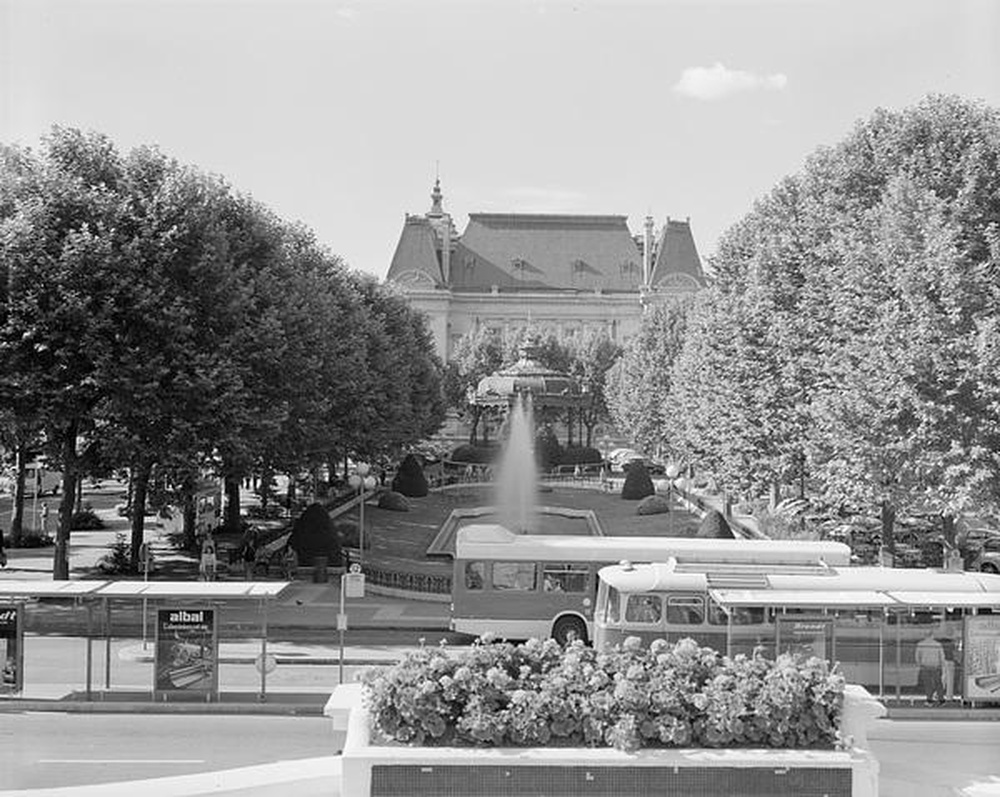 Saint-Etienne : préfecture vue de la mairie