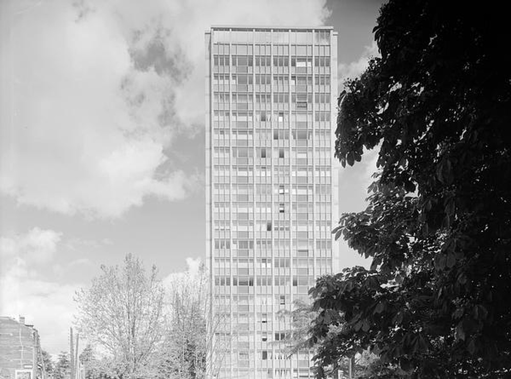 Saint-Etienne : vue partielle de la tour de Bel-Air, Bergson