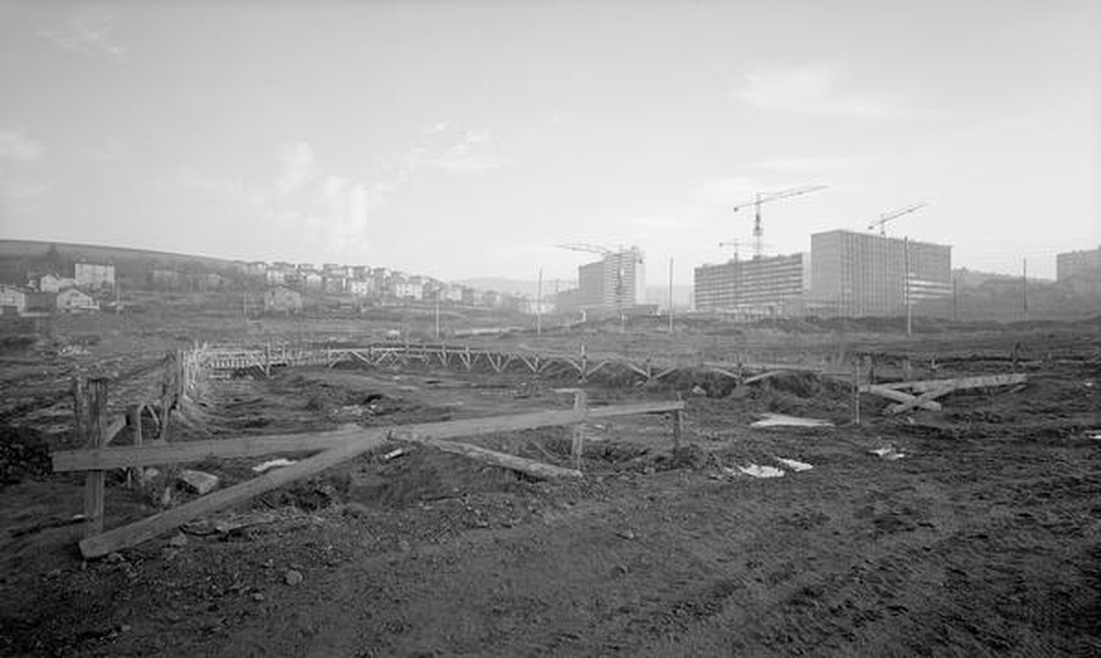 Saint-Etienne : Montplaisir, chantier, immeubles en construction et maisons individuelles