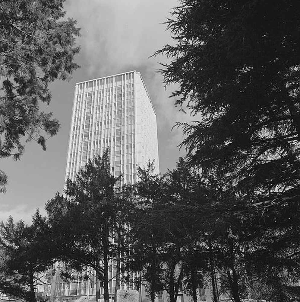 Saint-Etienne : vue partielle de la tour de Bel-Air, Bergson