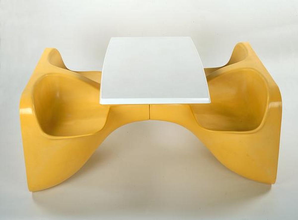 Mobilier Table Unibloc IV