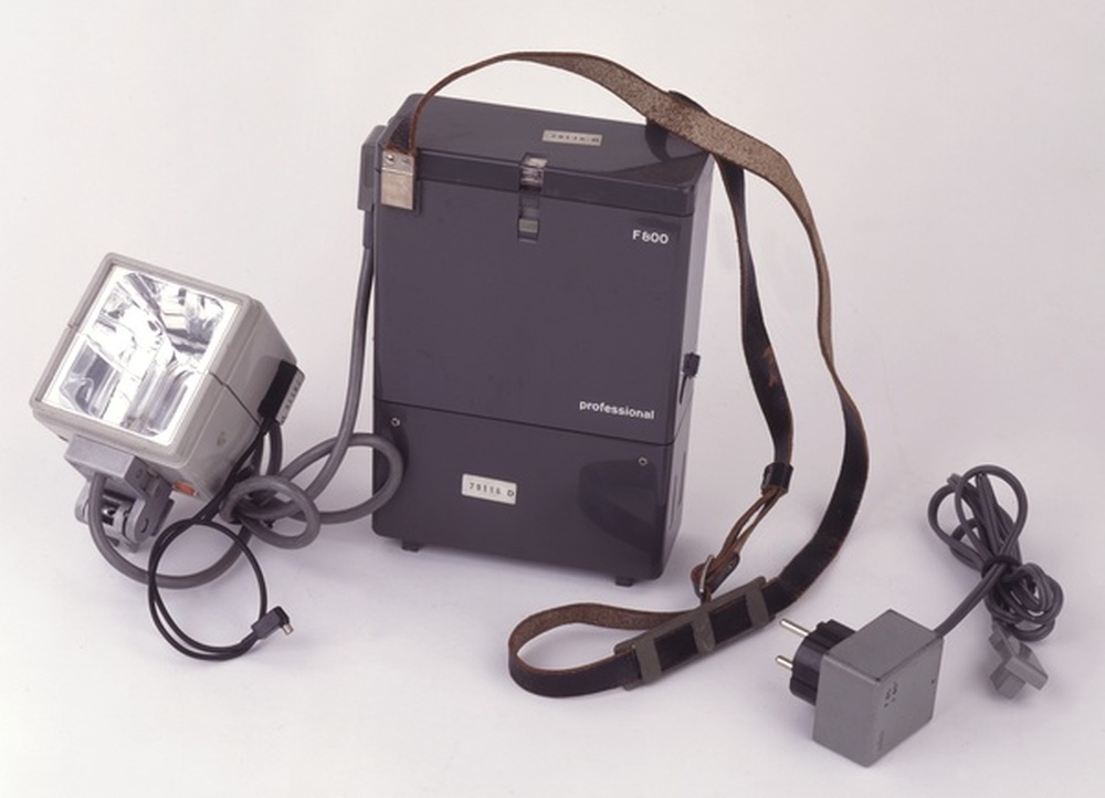 Flash F800 Professional