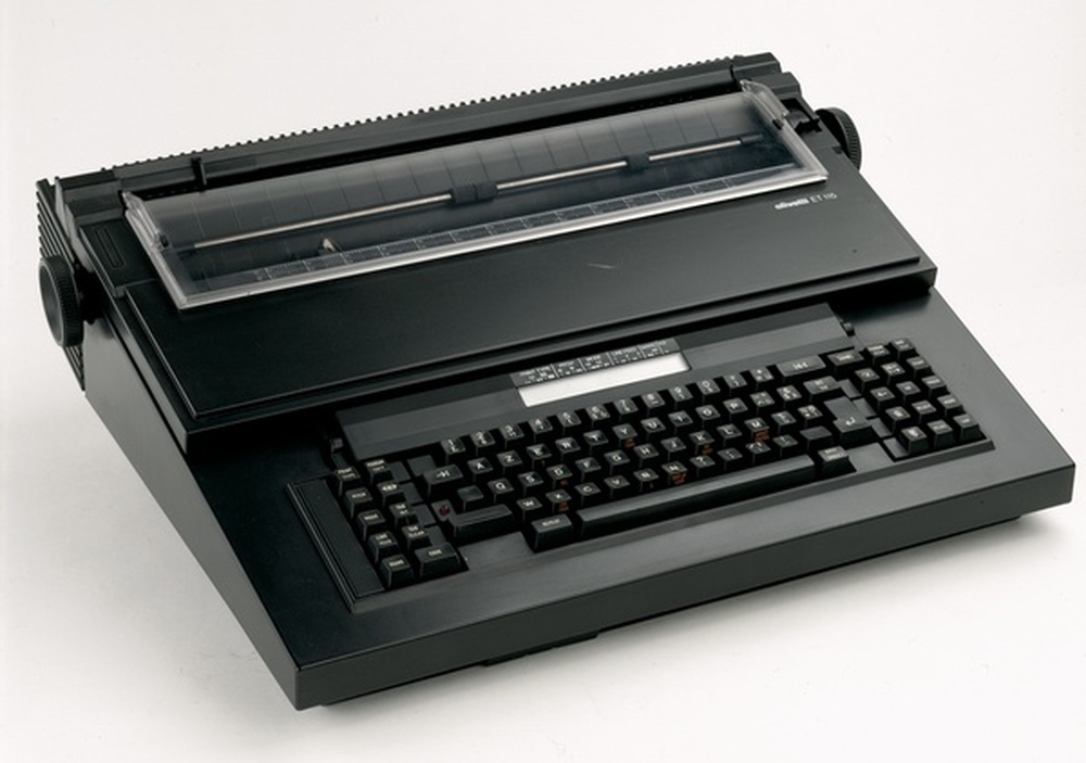 Machine à écrire ET 115