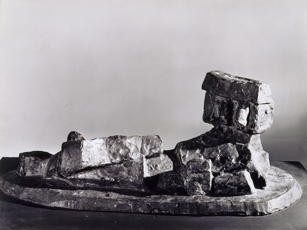 Wotruba figure couchée 1951