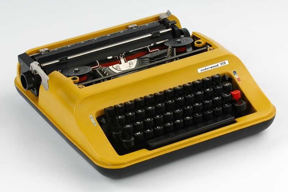 Machine à écrire 319