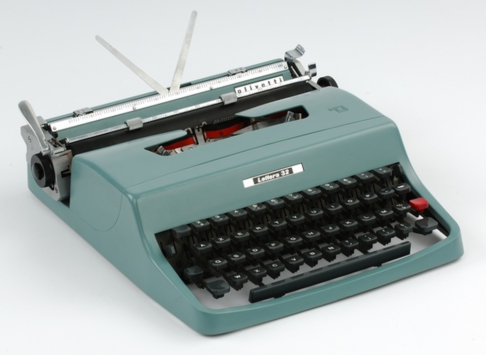 Machine à écrire Lettera 32