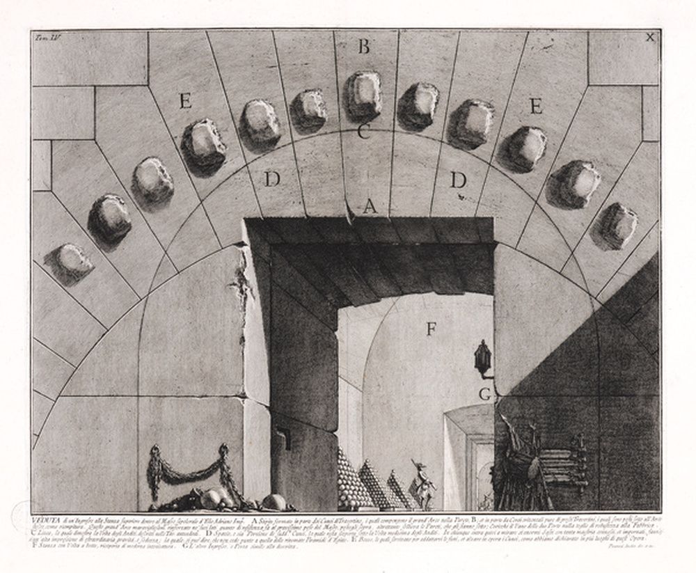 Entrée pour accéder à la pièce la plus haute du mausolée